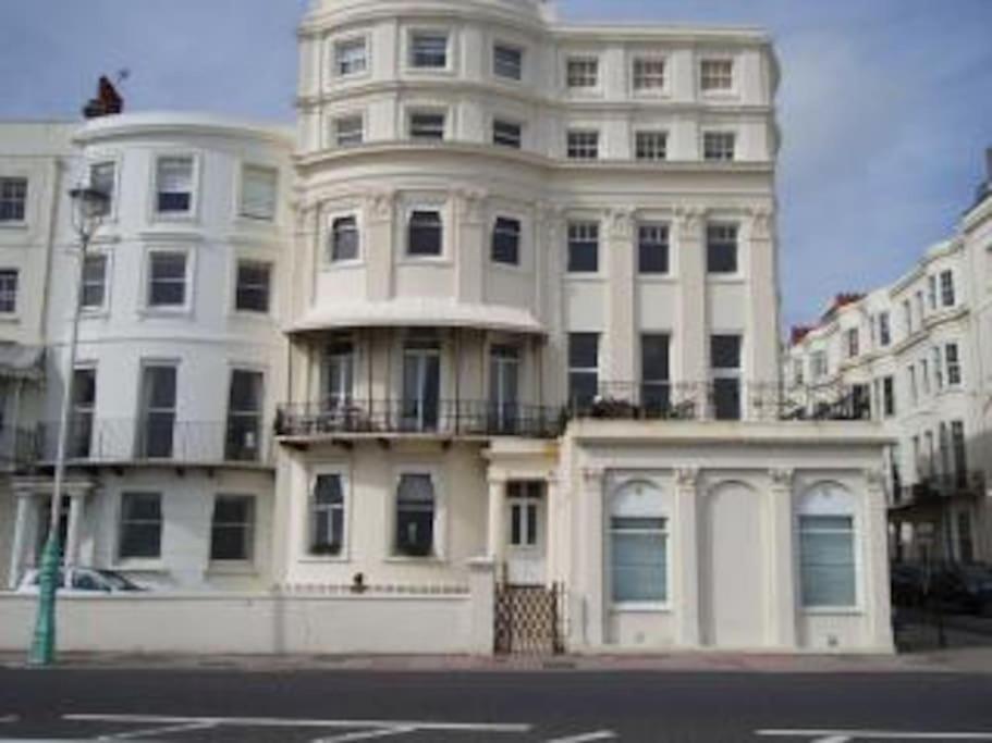 Regency Brighton Seafront Apartment Экстерьер фото